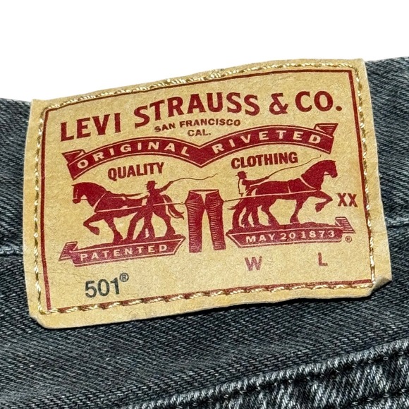 Levi's 501 Original Button Fly Jeans Black Wash W27 L32 (31) Raw Hem - Picture 10 of 13